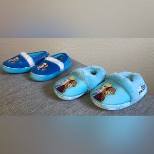 Disney Frozen toddler slippers, size 9/10.